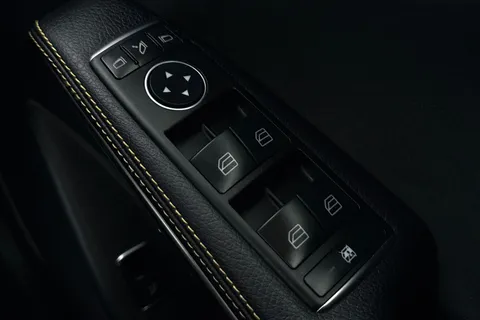 DF67ETY Mercedes-Benz Gla 2.0 GLA45 AMG Yellow Night Edition SpdS DCT 4MATIC Euro 6 (s/s) 5dr Thumbnail #39