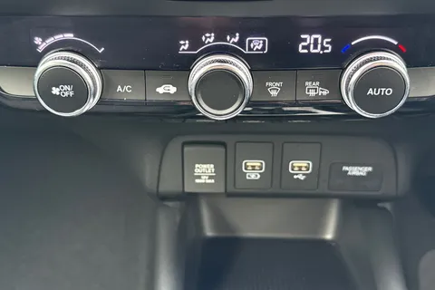 21 of 47 for HONDA JAZZ 1.5 i-MMD Hybrid SR 5dr eCVT