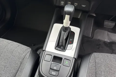 22 of 47 for HONDA JAZZ 1.5 i-MMD Hybrid SR 5dr eCVT