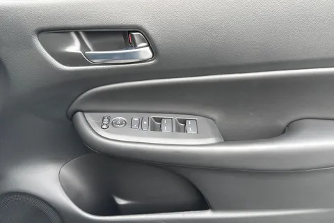 23 of 51 for HONDA JAZZ 1.5 i-MMD Hybrid Advance 5dr eCVT