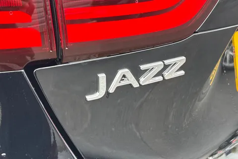 25 of 51 for HONDA JAZZ 1.5 i-MMD Hybrid Advance 5dr eCVT