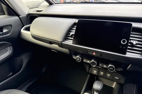 30 of 51 for HONDA JAZZ 1.5 i-MMD Hybrid Advance 5dr eCVT