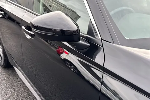 11 of 49 for HONDA CIVIC 2.0 eHEV Elegance 5dr CVT