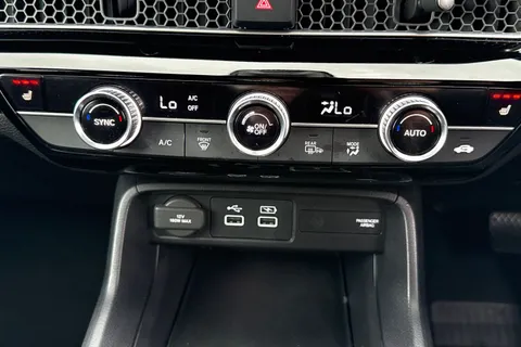 21 of 49 for HONDA CIVIC 2.0 eHEV Elegance 5dr CVT