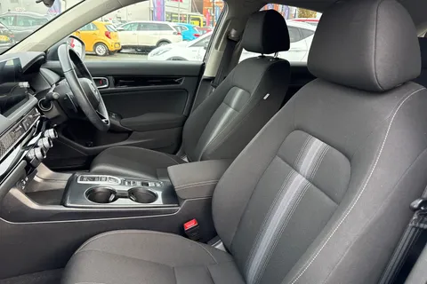 31 of 49 for HONDA CIVIC 2.0 eHEV Elegance 5dr CVT