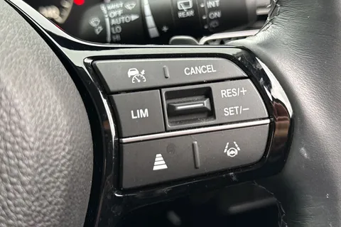 37 of 49 for HONDA CIVIC 2.0 eHEV Elegance 5dr CVT