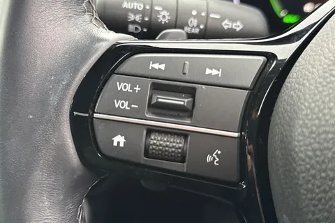 38 of 49 for HONDA CIVIC 2.0 eHEV Elegance 5dr CVT