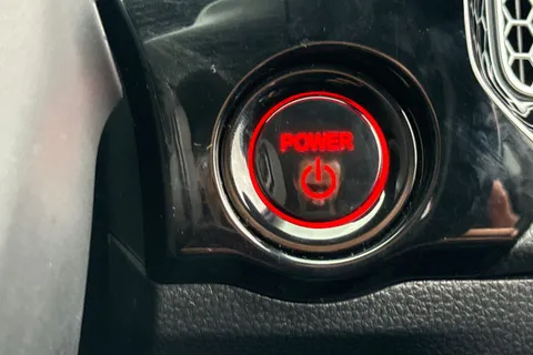 41 of 49 for HONDA CIVIC 2.0 eHEV Elegance 5dr CVT