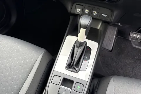 22 of 49 for HONDA JAZZ 1.5 i-MMD Hybrid Elegance 5dr eCVT