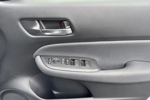 23 of 49 for HONDA JAZZ 1.5 i-MMD Hybrid Elegance 5dr eCVT