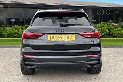DC25OKZ Audi Q3 1.5 TFSI CoD 35 Black Edition S Tronic Euro 6 (s/s) 5dr Thumbnail #4