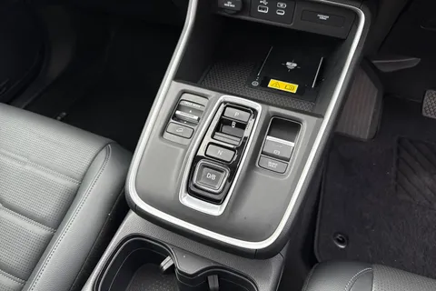 22 of 55 for HONDA CR-V 2.0 eHEV Elegance 5dr eCVT