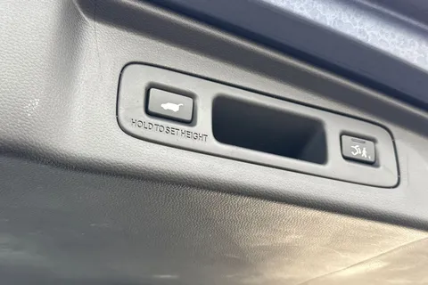 28 of 55 for HONDA CR-V 2.0 eHEV Elegance 5dr eCVT