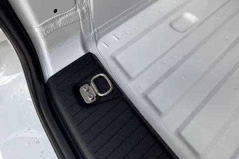 PJ75LFW Volkswagen Caddy C20 Cargo Commerce Plus SWB 102 PS 2.0 TDI 6sp Manual Thumbnail #28