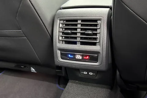 Volkswagen Golf 2.0 TSI R DSG 4Motion Euro 6 (s/s) 5dr Thumbnail #35