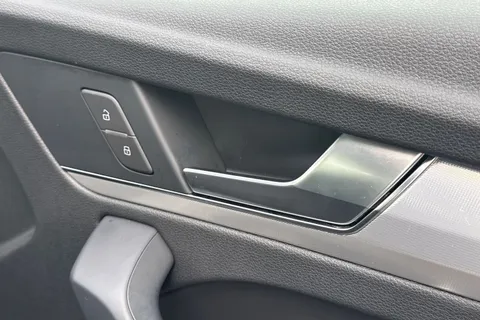 MB21CNZ Audi Q5 Sport 45 TFSI quattro 265 PS S tronic Thumbnail #21