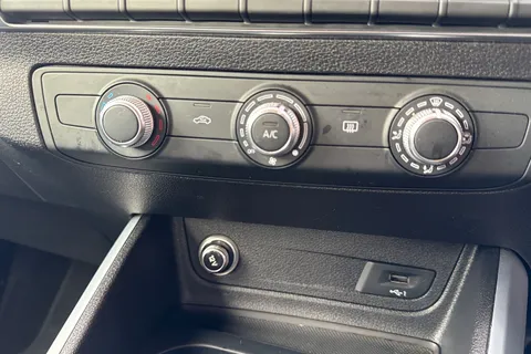 PX69WZN Audi Q2 1.6 TDI 30 Sport Euro 6 (s/s) 5dr Thumbnail #23