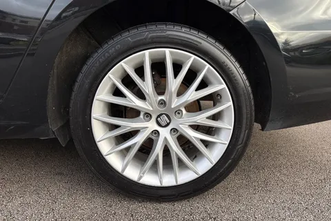 13 of 62 for SEAT Leon 1.2 TSI SE Dynamic Technology ST Euro 6 (s/s) 5dr