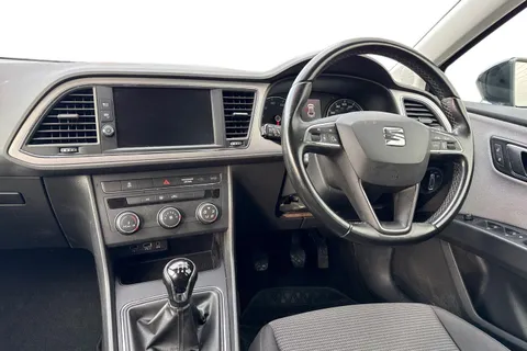 18 of 62 for SEAT Leon 1.2 TSI SE Dynamic Technology ST Euro 6 (s/s) 5dr