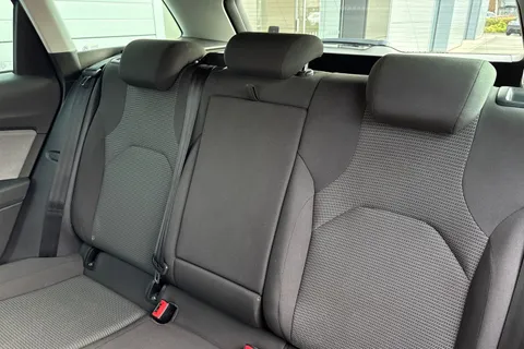 19 of 62 for SEAT Leon 1.2 TSI SE Dynamic Technology ST Euro 6 (s/s) 5dr