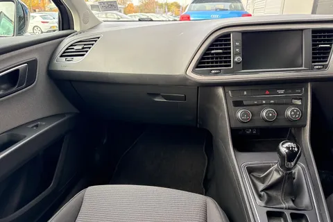 20 of 62 for SEAT Leon 1.2 TSI SE Dynamic Technology ST Euro 6 (s/s) 5dr