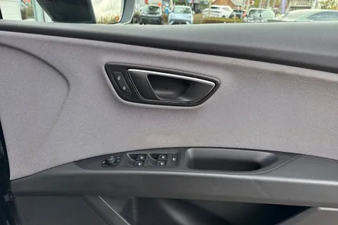 21 of 62 for SEAT Leon 1.2 TSI SE Dynamic Technology ST Euro 6 (s/s) 5dr