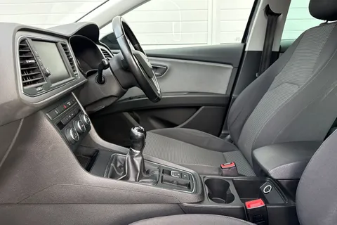 34 of 62 for SEAT Leon 1.2 TSI SE Dynamic Technology ST Euro 6 (s/s) 5dr