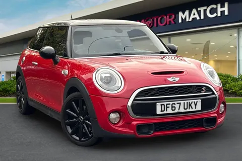 DF67UKY Mini Hatch 2.0 Cooper S Euro 6 (s/s) 3dr Thumbnail #2