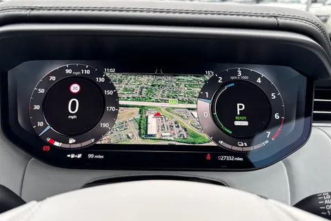 17 of 51 for Land Rover Range Rover Sport 3.0 P550e Autobiography 5dr