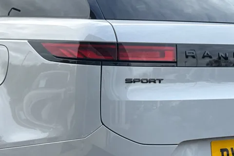 20 of 51 for Land Rover Range Rover Sport 3.0 P550e Autobiography 5dr