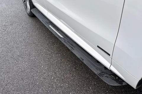 30 of 51 for Land Rover Range Rover Sport 3.0 P550e Autobiography 5dr