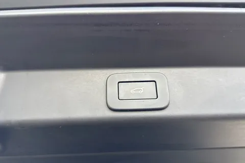 32 of 51 for Land Rover Range Rover Sport 3.0 P550e Autobiography 5dr