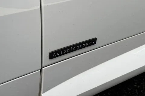 35 of 51 for Land Rover Range Rover Sport 3.0 P550e Autobiography 5dr