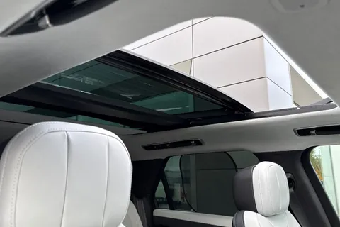 37 of 51 for Land Rover Range Rover Sport 3.0 P550e Autobiography 5dr