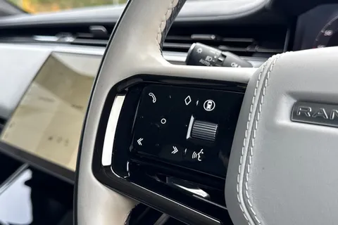 39 of 51 for Land Rover Range Rover Sport 3.0 P550e Autobiography 5dr