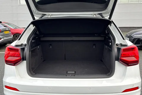 DX69VPM Audi Q2 Black Edition 35 TFSI 150 PS 6-speed Thumbnail #10