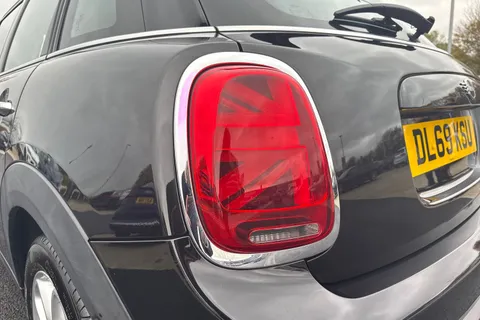 DL69KSU Mini Hatch 2.0 Cooper S Classic Steptronic Euro 6 (s/s) 5dr Thumbnail #17