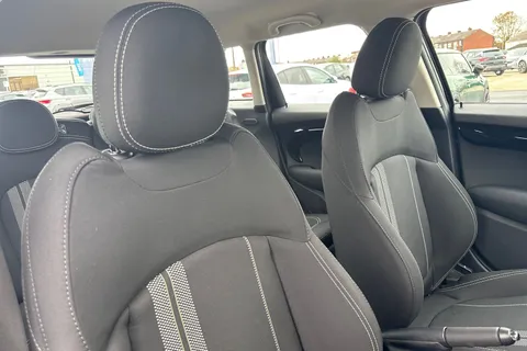 DL69KSU Mini Hatch 2.0 Cooper S Classic Steptronic Euro 6 (s/s) 5dr Thumbnail #22