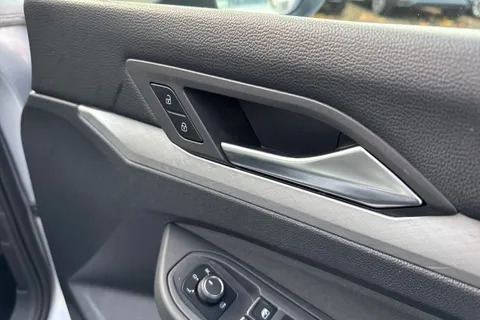 LC71CTU Volkswagen Golf 2.0 TDI Life 5dr DSG | ACC | App Connect Thumbnail #21