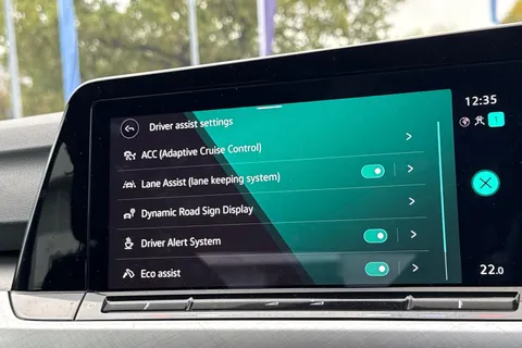 LC71CTU Volkswagen Golf 2.0 TDI Life 5dr DSG | ACC | App Connect Thumbnail #31