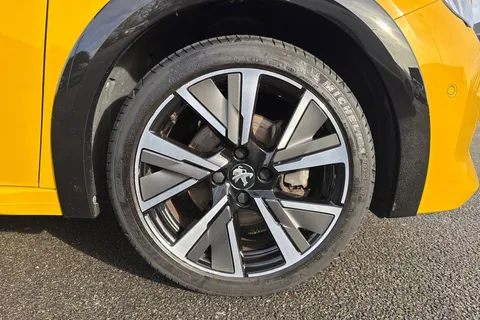 PL21MWJ PEUGEOT 208 1.2 PureTech GT Euro 6 (s/s) 5dr Thumbnail #7