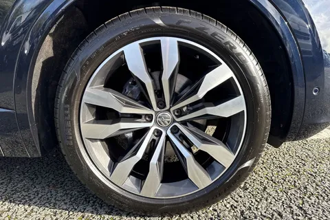 9 of 65 for VOLKSWAGEN TOUAREG 3.0 V6 TDI 4Motion R-Line Tech 5dr Tip Auto