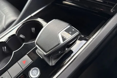 22 of 65 for VOLKSWAGEN TOUAREG 3.0 V6 TDI 4Motion R-Line Tech 5dr Tip Auto