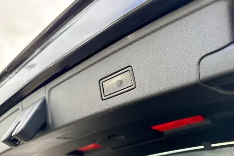 29 of 65 for VOLKSWAGEN TOUAREG 3.0 V6 TDI 4Motion R-Line Tech 5dr Tip Auto