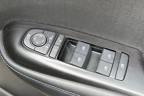 LF74NRP BYD Dolphin 60.48kWh Comfort Auto 5dr Thumbnail #40