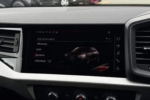 DX25URU Audi A1 Black Edition 30 TFSI  116 PS 6-speed Thumbnail #30