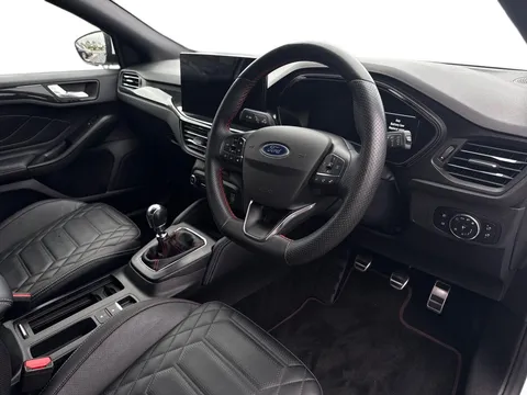 YP72EFE Ford Focus 1.0T EcoBoost ST-Line Vignale Euro 6 (s/s) 5dr Thumbnail #8