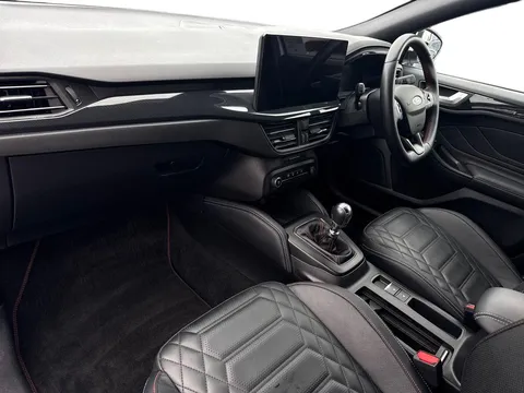 YP72EFE Ford Focus 1.0T EcoBoost ST-Line Vignale Euro 6 (s/s) 5dr Thumbnail #9