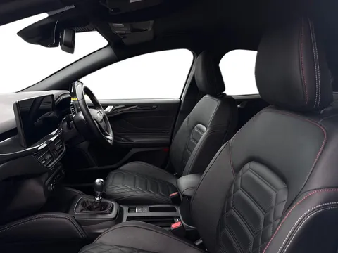 YP72EFE Ford Focus 1.0T EcoBoost ST-Line Vignale Euro 6 (s/s) 5dr Thumbnail #11