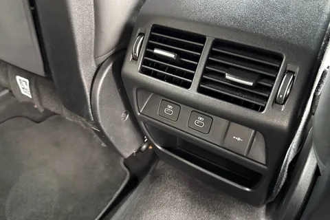 19 of 47 for Land Rover Discovery Sport 1.5 P300e Dynamic HSE 5dr